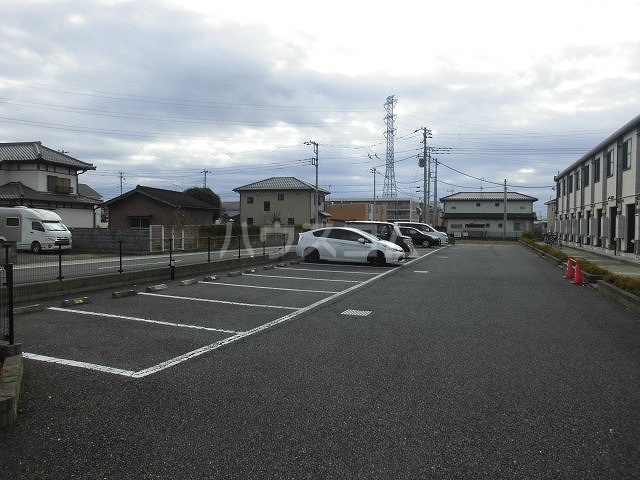 15/15 駐車場