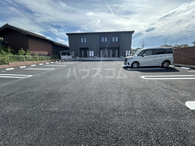 27/30 駐車場