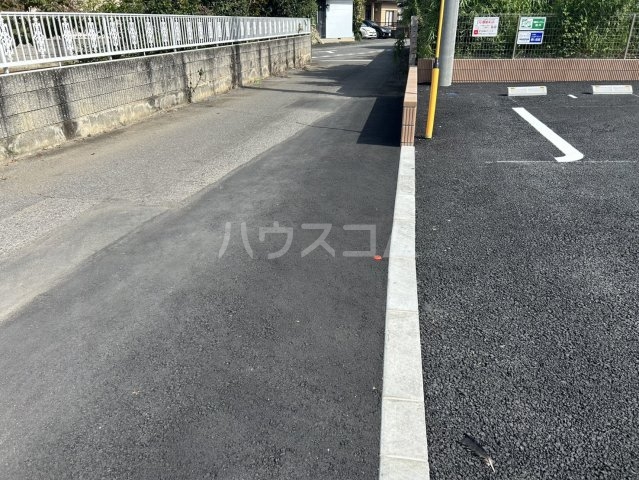 23/30 駐車場