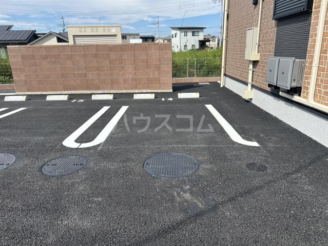 27/30 駐車場