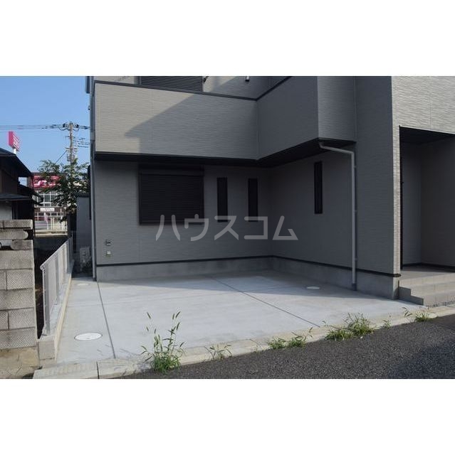 17/17 駐車場