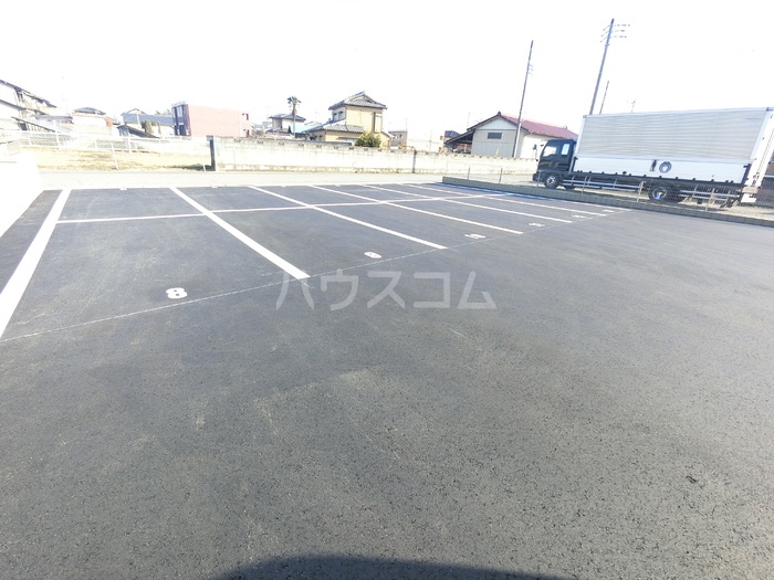 18/22 駐車場