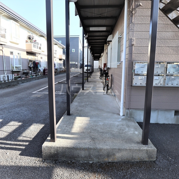 13/17 エントランス