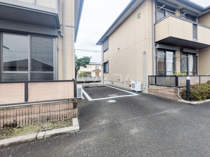 2/4 駐車場