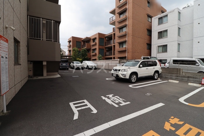 14/19 駐車場