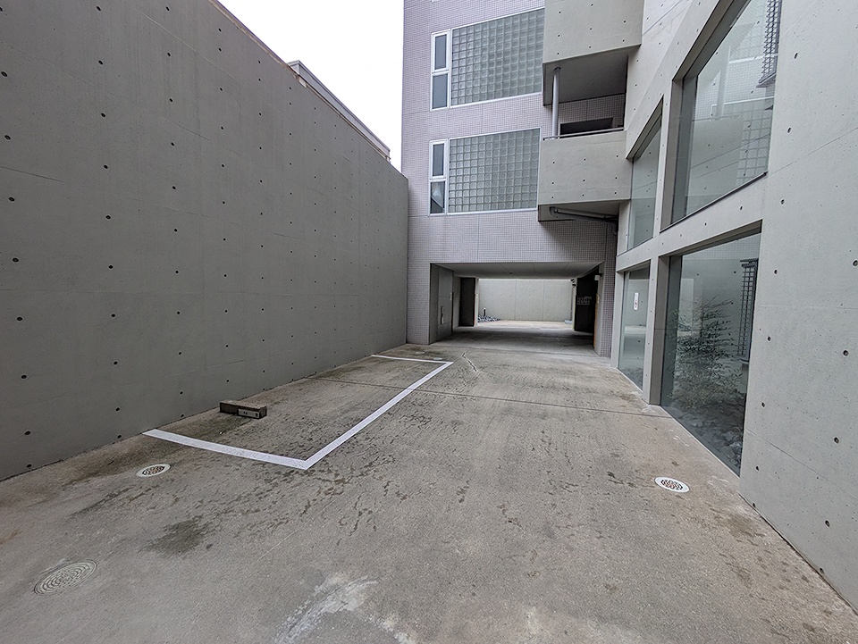 17/18 駐車場