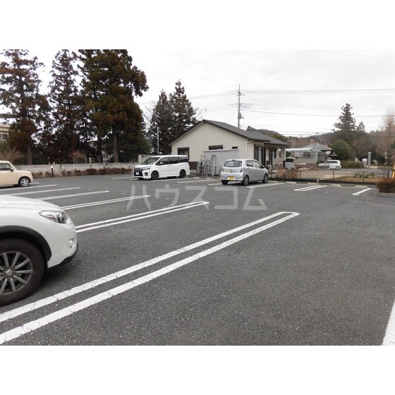 21/26 駐車場