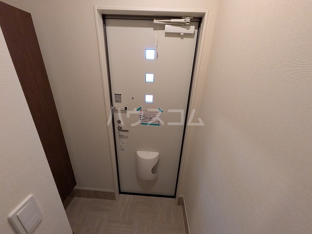 13/30 玄関