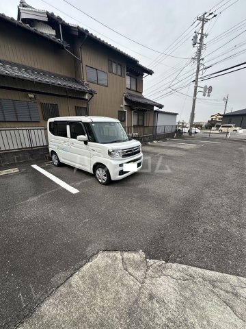 18/22 駐車場
