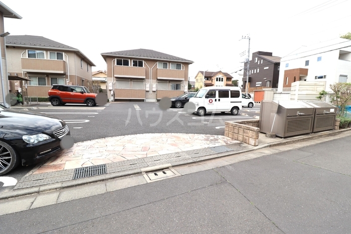 2/10 駐車場