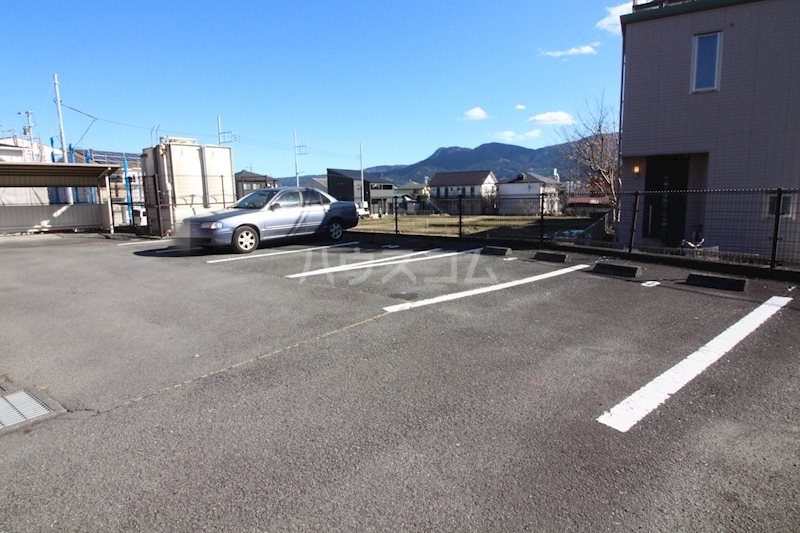 18/18 駐車場