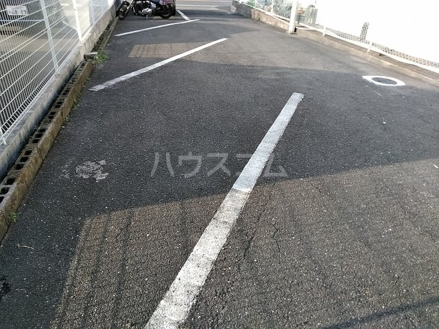 19/28 駐車場