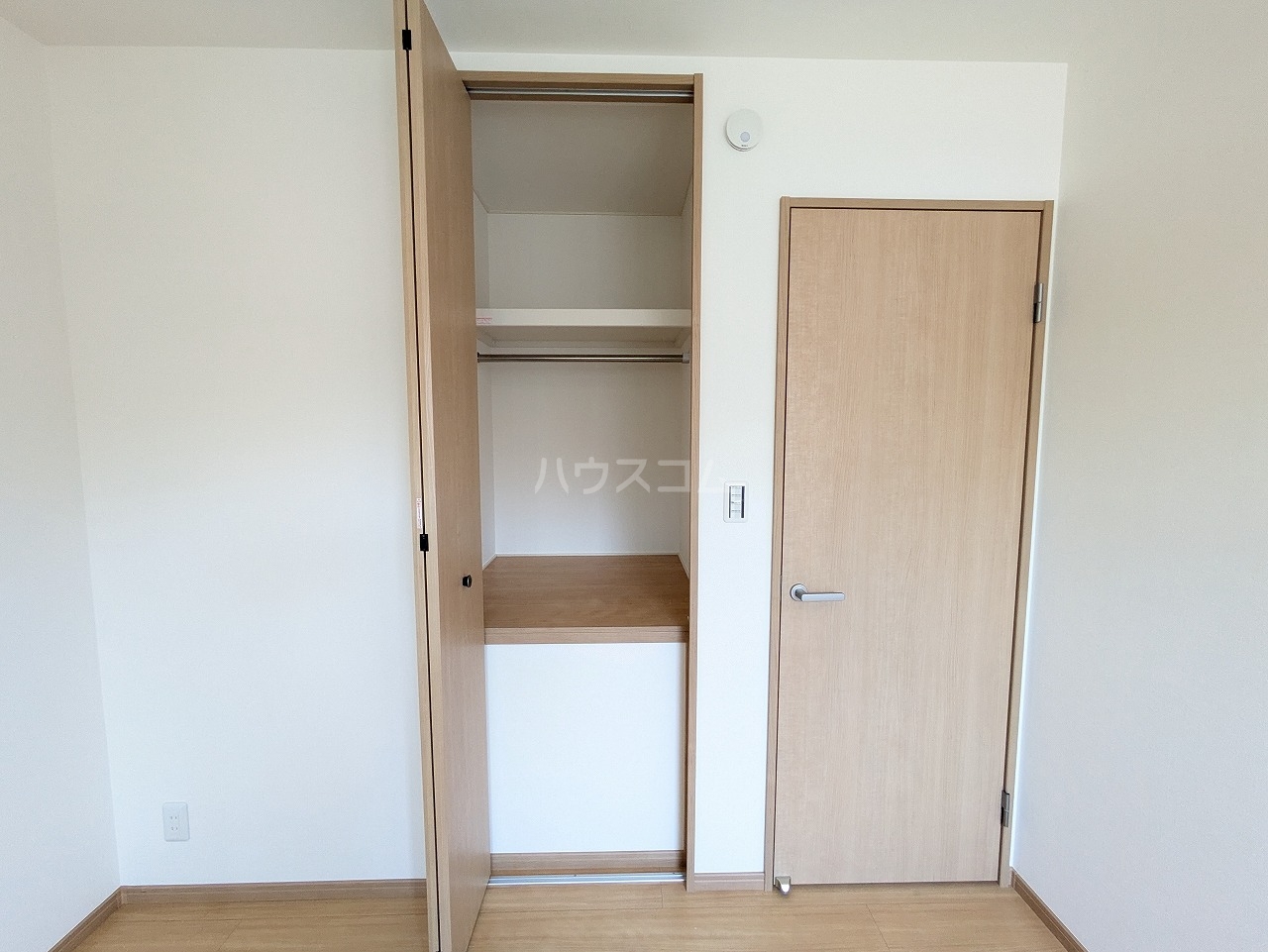13/30 収納