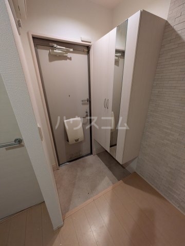 16/27 玄関