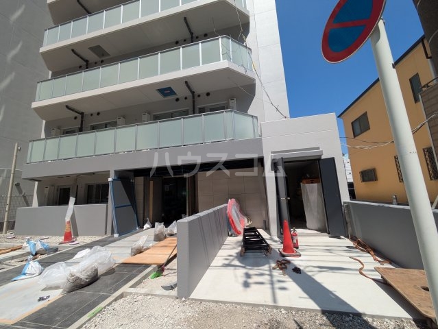 23/29 エントランス