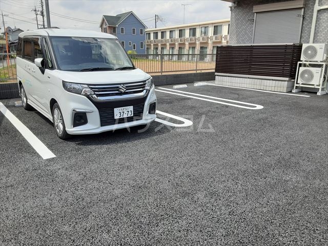 2/4 駐車場