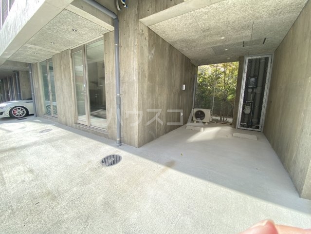 13/17 駐車場