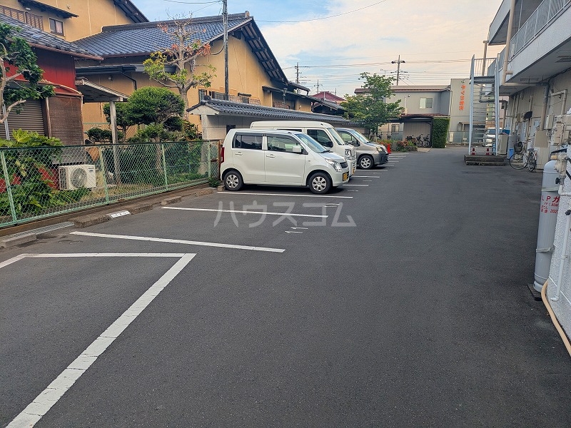 2/6 駐車場