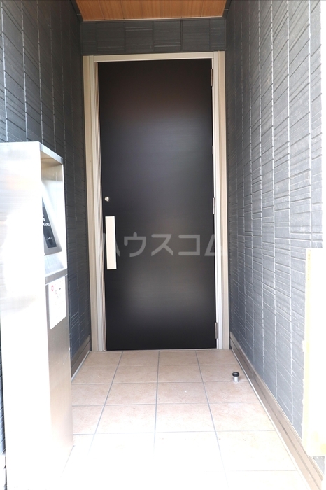 15/23 エントランス
