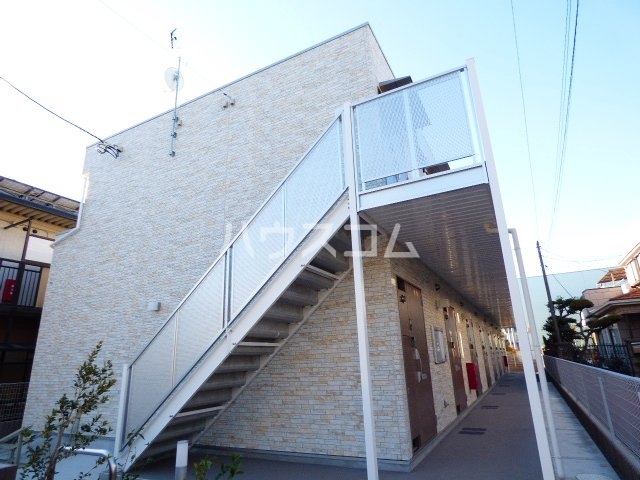 27/30 エントランス