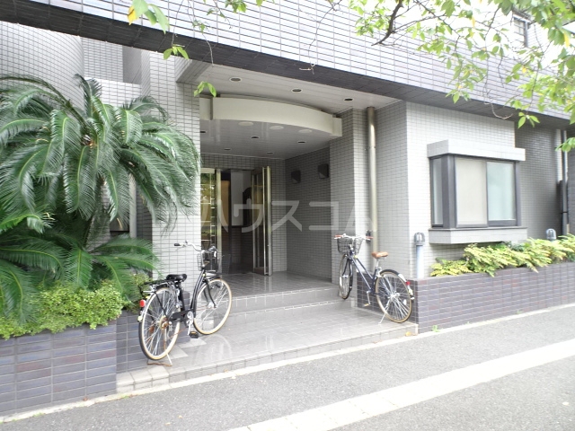 17/27 エントランス