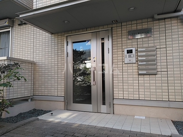 2/4 エントランス