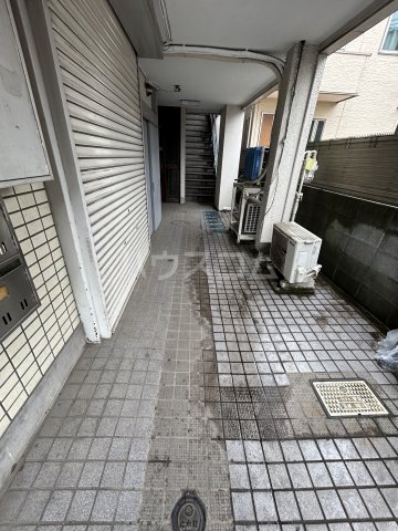 25/30 エントランス