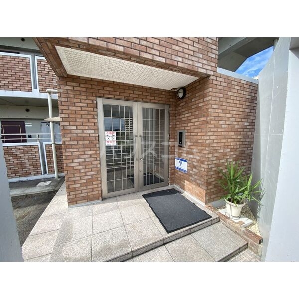 17/20 エントランス