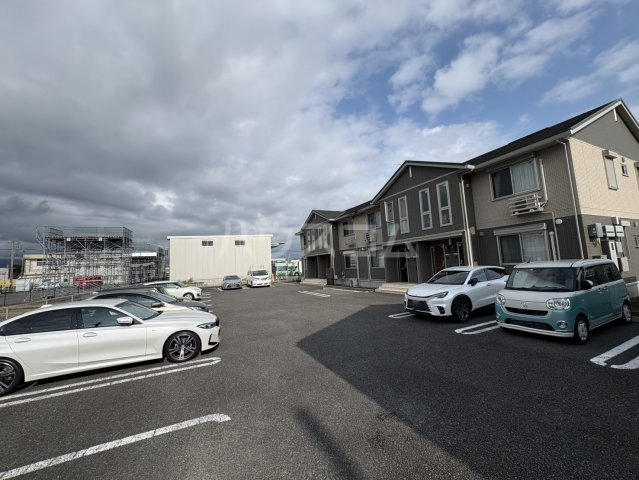 2/3 駐車場