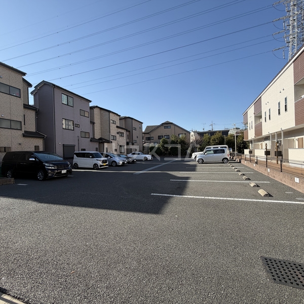 2/5 駐車場