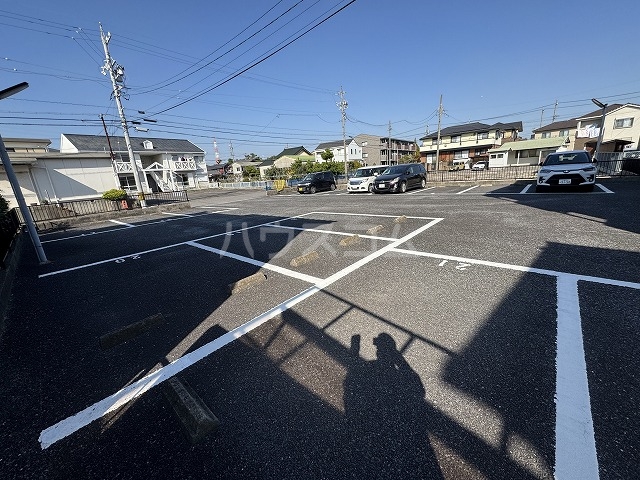 23/30 駐車場