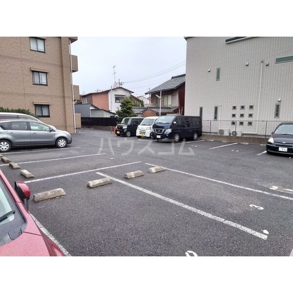 17/22 駐車場