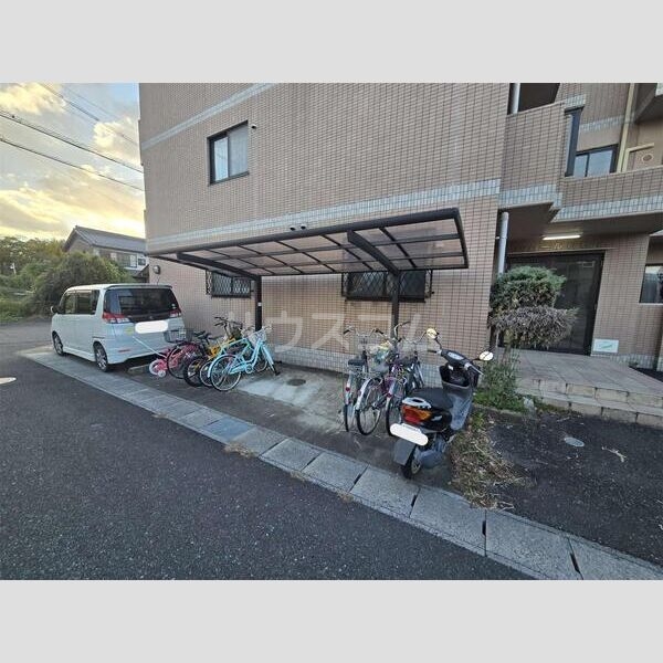14/14 駐車場