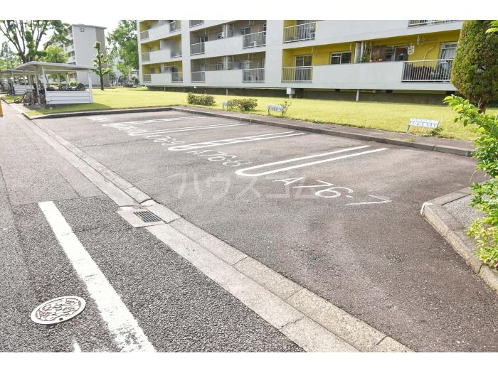 18/25 駐車場
