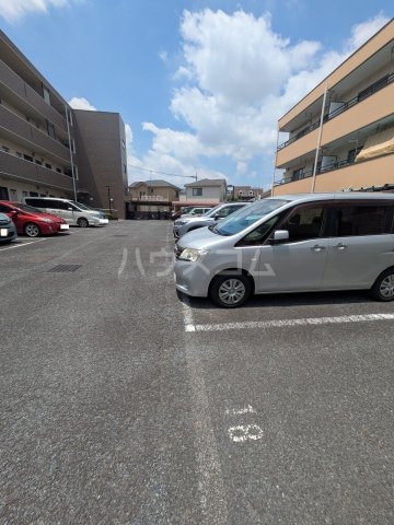 28/30 駐車場