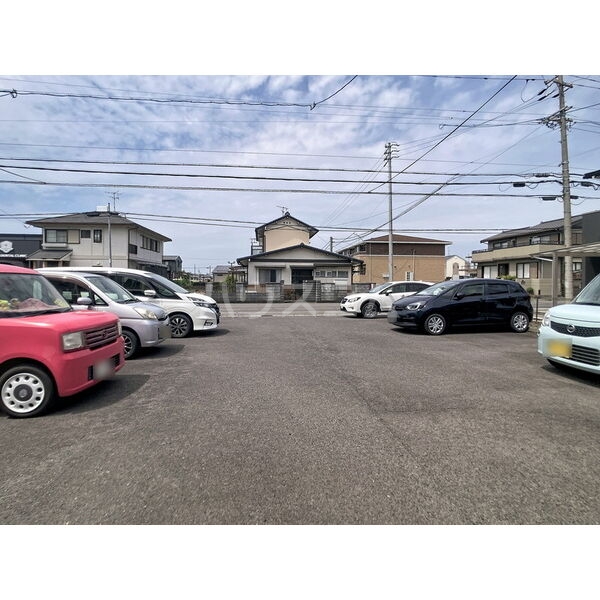 14/14 駐車場
