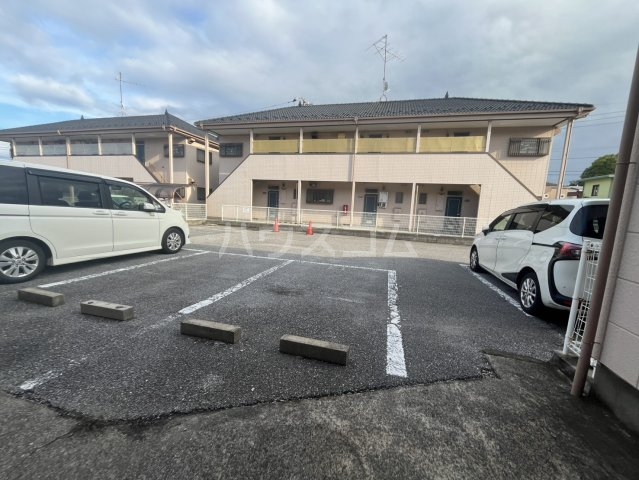 27/30 駐車場