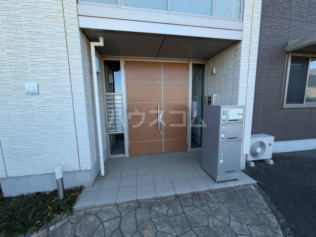2/4 エントランス
