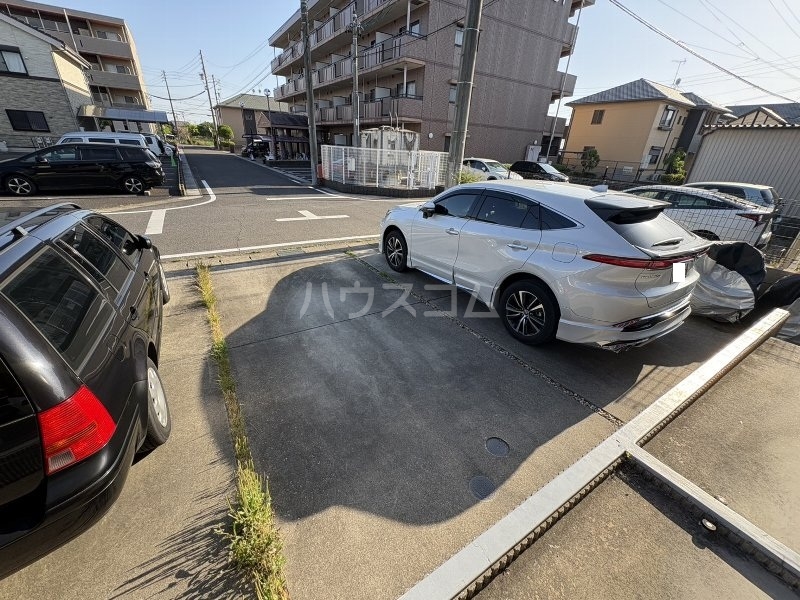 23/30 駐車場