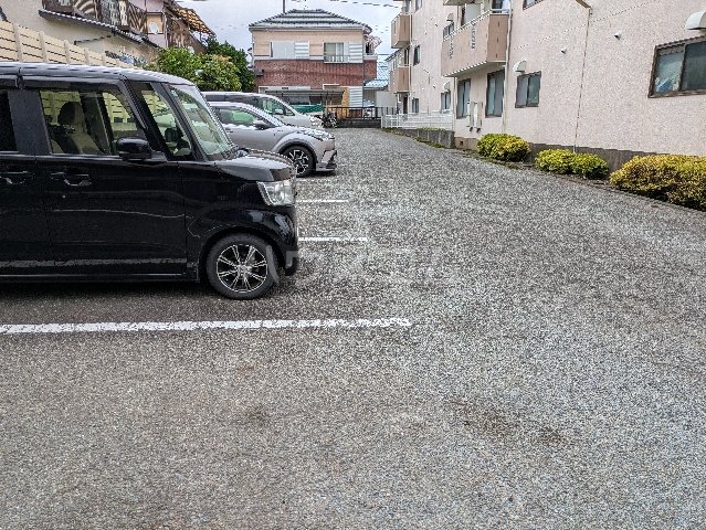 23/30 駐車場
