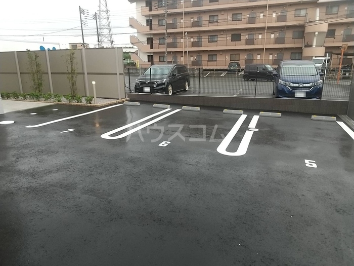 17/27 駐車場