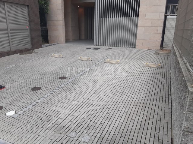 22/28 駐車場