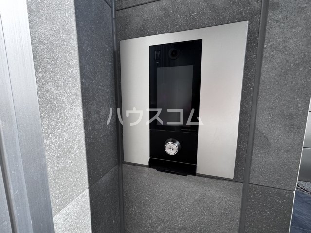 21/30 エントランス