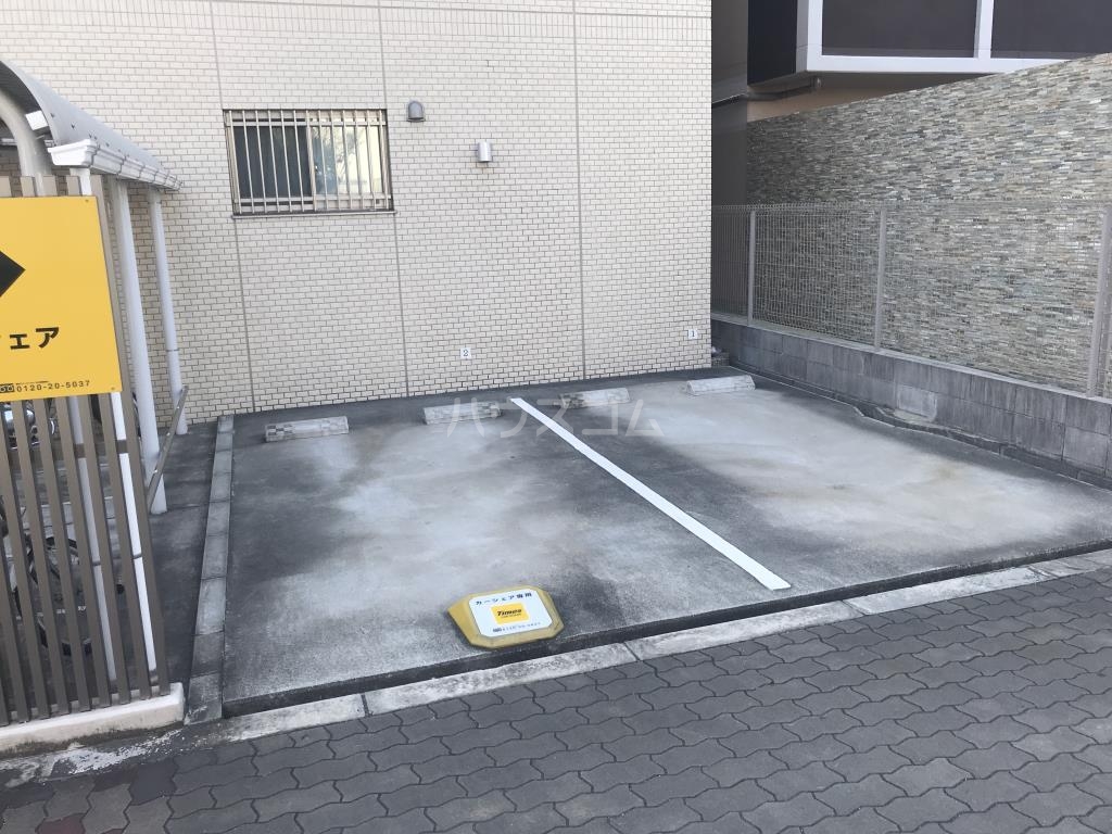 23/26 駐車場
