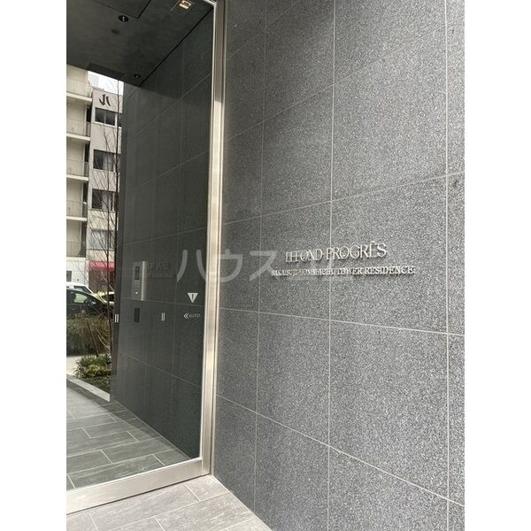 28/30 エントランス