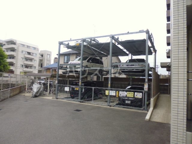 28/30 駐車場