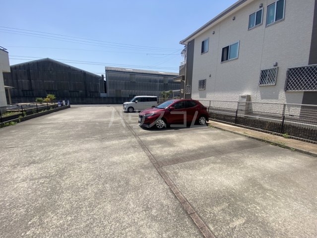 22/30 駐車場