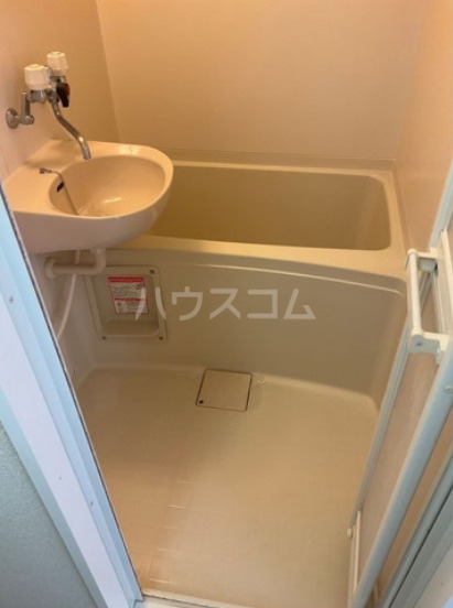 13/22 浴室