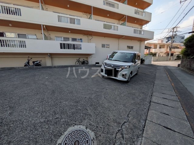 18/22 駐車場