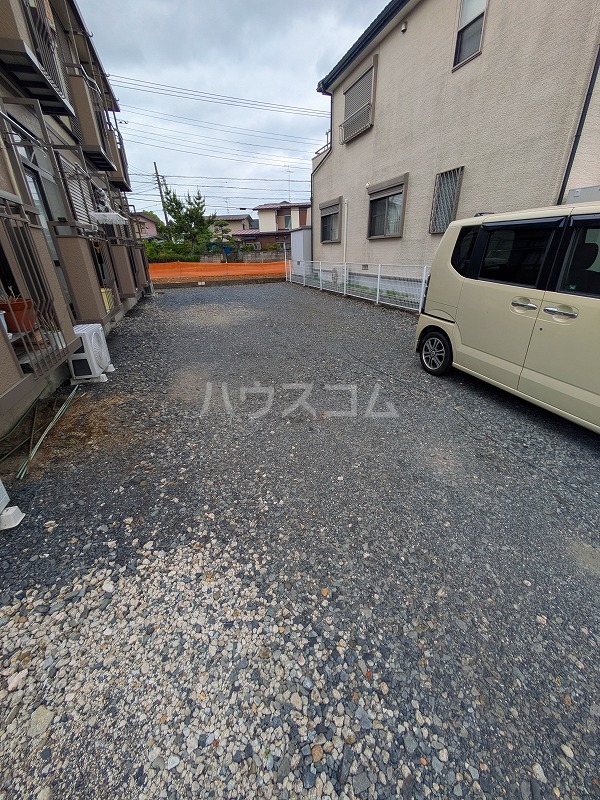27/30 駐車場